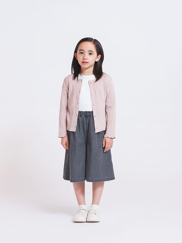 透かし柄クルーネックカーディガンのLOOKイメージ