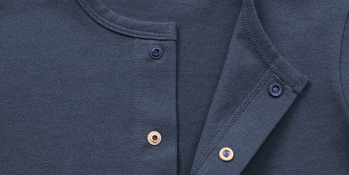 ＵＶカット梨地編みのクルーネックカーディガンの拡大イメージ