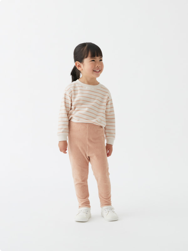 ストレッチコーデュロイレギンスのLOOKイメージ