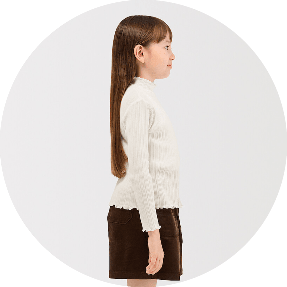 透かし柄モックネック長袖Ｔシャツの着用イメージ