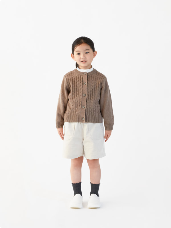洗えるニットクルーネックカーディガンのLOOKイメージ