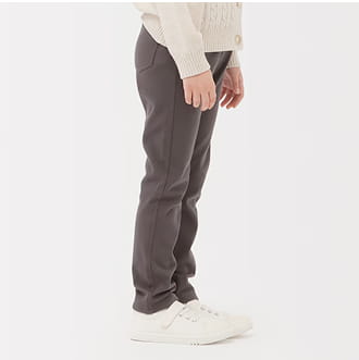 ストレッチ裏起毛スリムフィットパンツ 着用イメージ画像