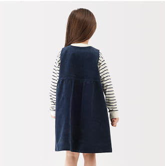 ストレッチコーデュロイVネックワンピース 着用イメージ画像