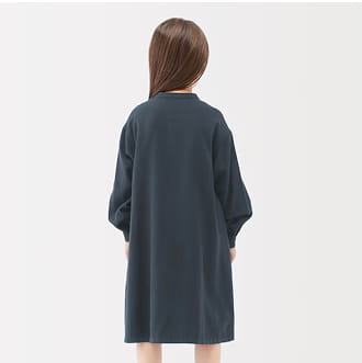 両面起毛フランネルスタンドカラー長袖ワンピース 着用イメージ画像