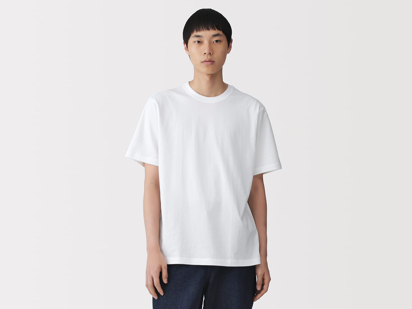 綿天竺編み　クルーネック半袖Ｔシャツの商品着用イメージ画像