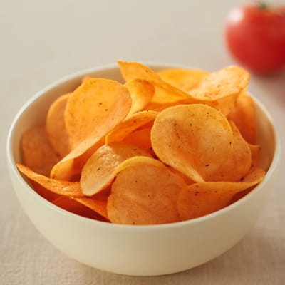 ポテトチップス　トマト＆バジル味