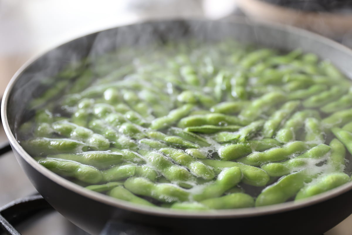 枝豆を茹でている様子のイメージ画像