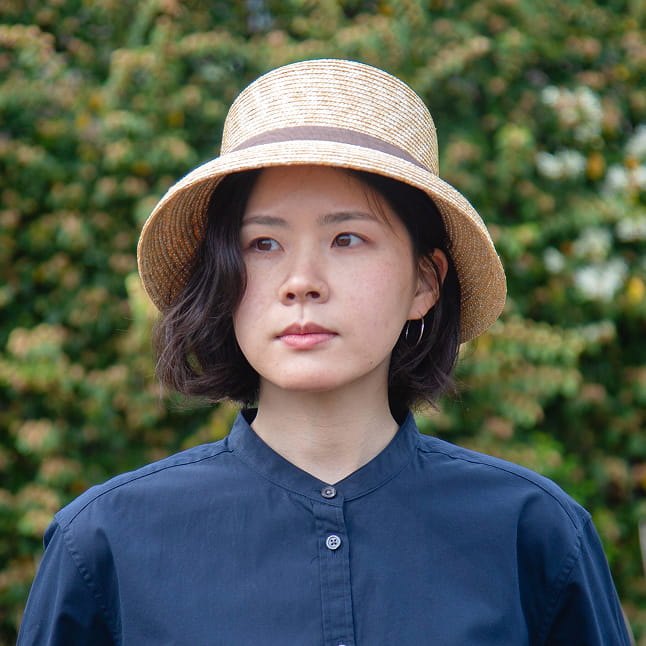 きれいめスタイルの帽子、「カサブランカ」着用イメージ