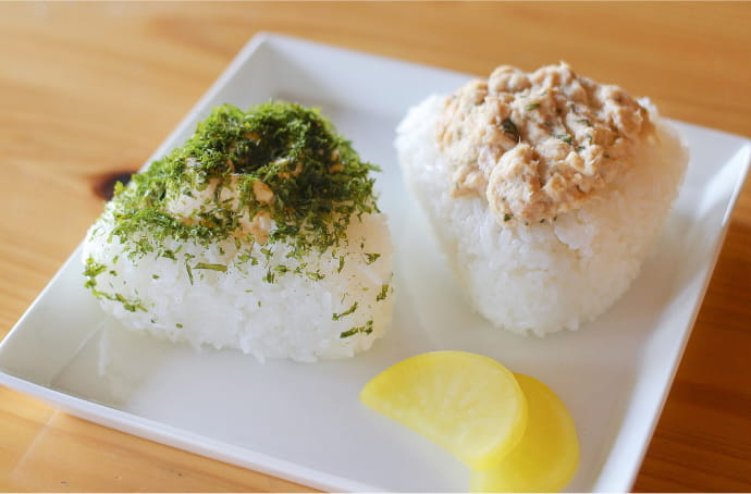 プリンセスサリーのおむすび(青のりクリームチーズ/ツナバシルマヨ)の画像