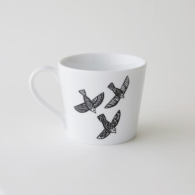 IDÉE blanco y negro マグカップ バード
