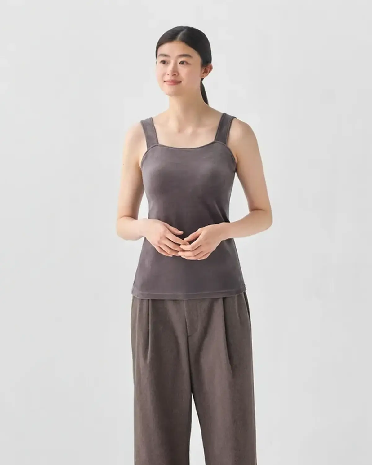 婦人 コットンベロア ブラタンクトップの着用イメージ