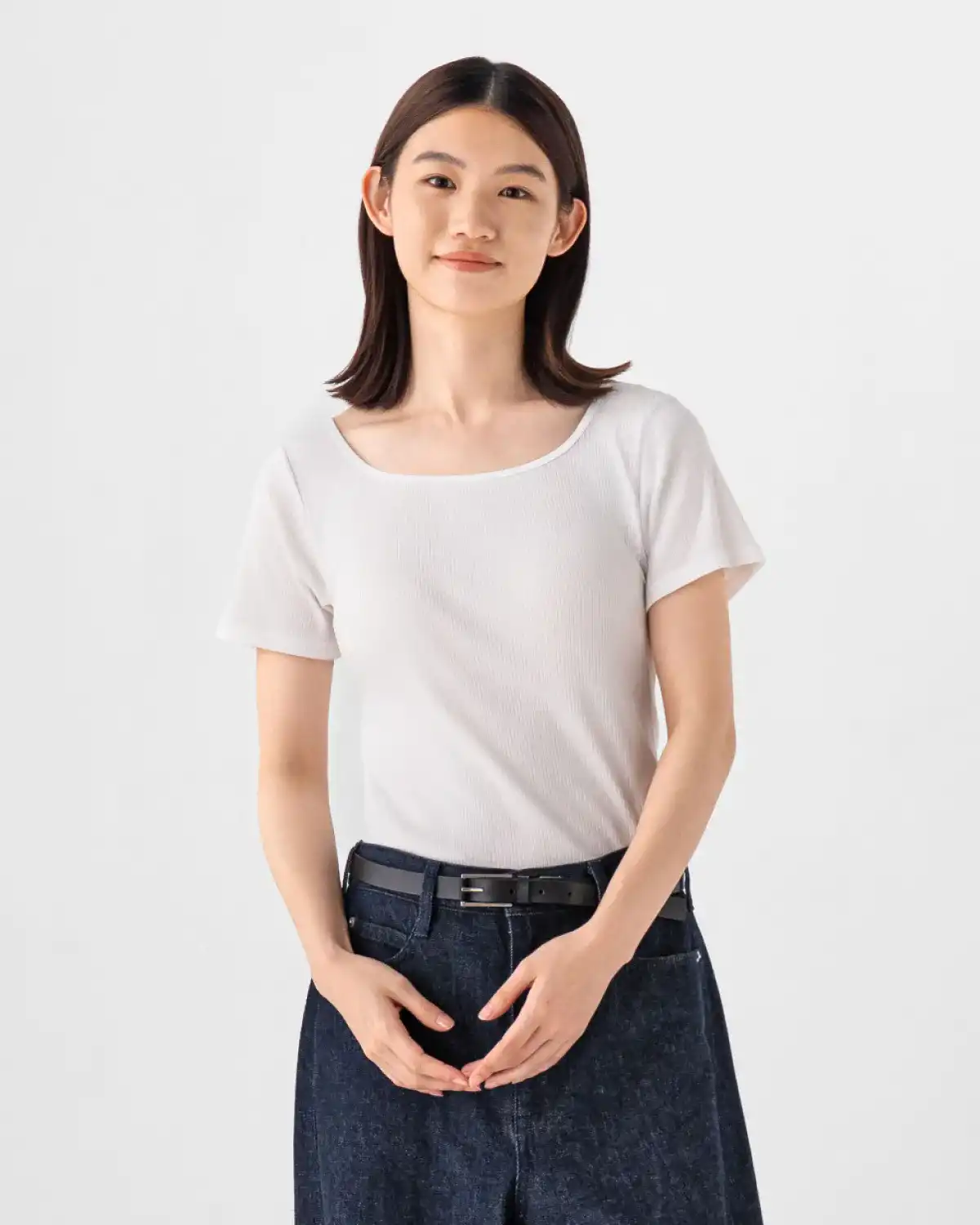 婦人　なめらかリブブラ半袖Ｔシャツの着用画像