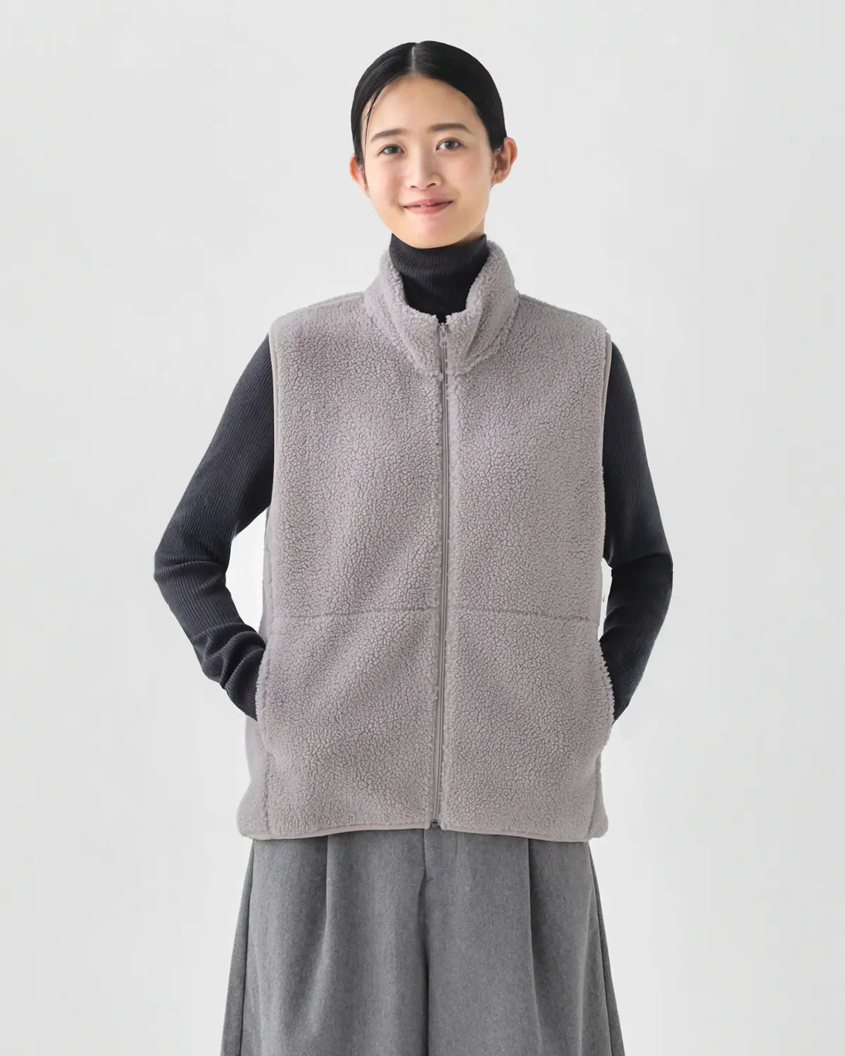 婦人　ボアフリースベスト