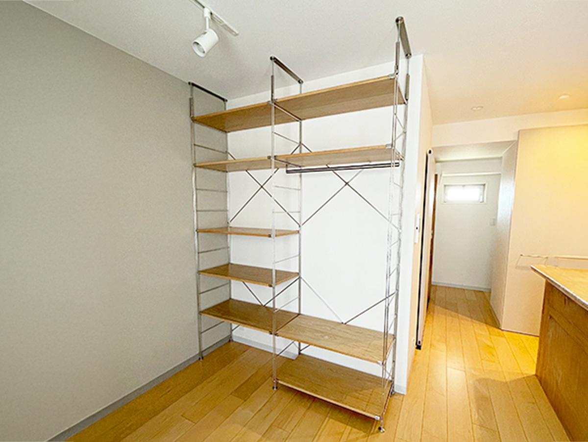 ユニットシェルフつっぱりパーツ取り付けのイメージ