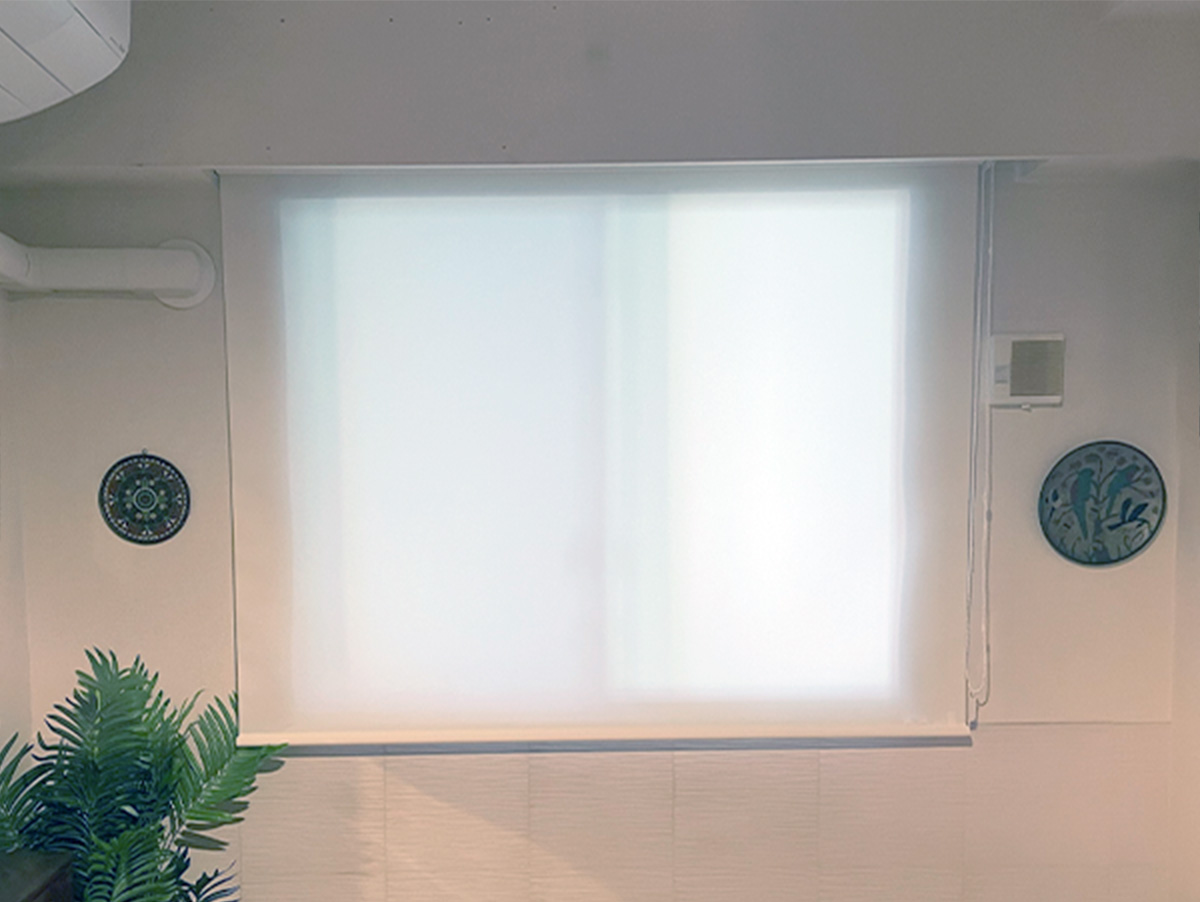 ロールスクリーンの取り付けのイメージ