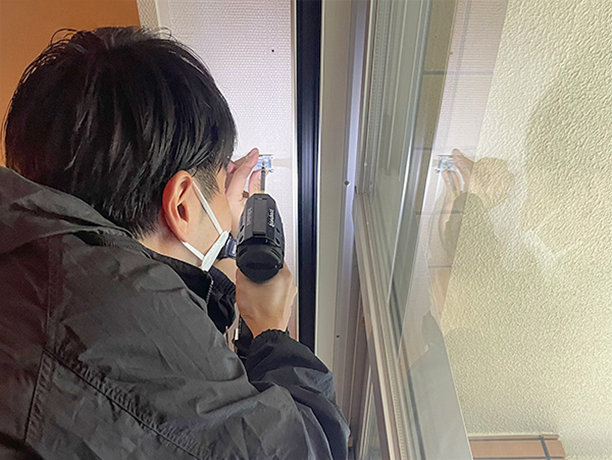 ロールスクリーンの取り付けのイメージ