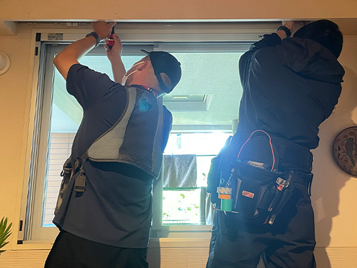 ロールスクリーンの取り付けのイメージ