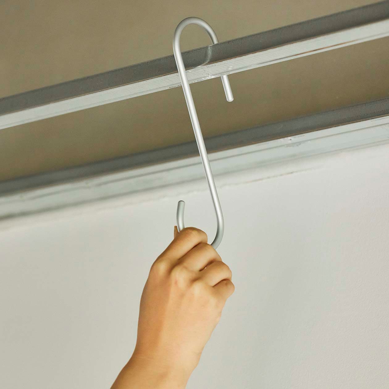 吊るす収納の、良いことと活用法｜ 無印良品