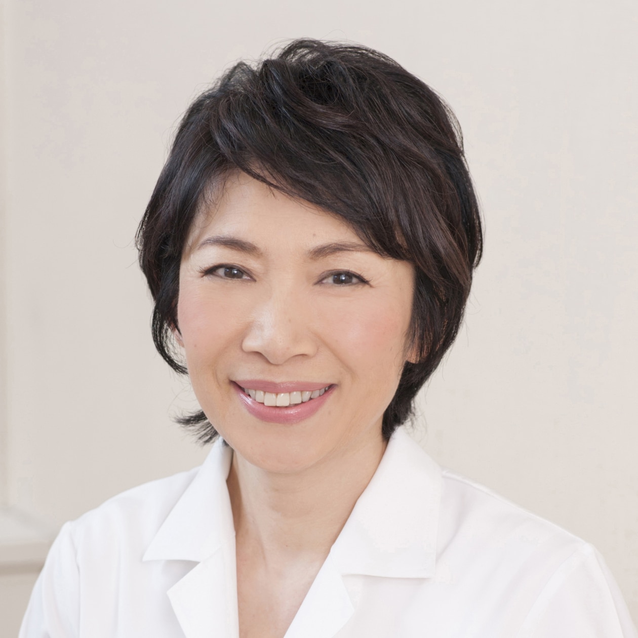 歯科医師の倉治ななえ先生