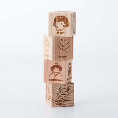 木のおもちゃ　もくもく絵本　女の子ver.（英語版）