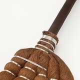 和歌山県　高田耕造商店の「棕櫚のやさしいほうき」 焼檜