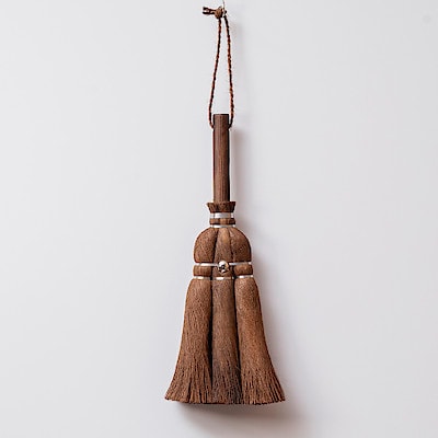 和歌山県　高田耕造商店の「棕櫚のやさしいほうき」 小箒