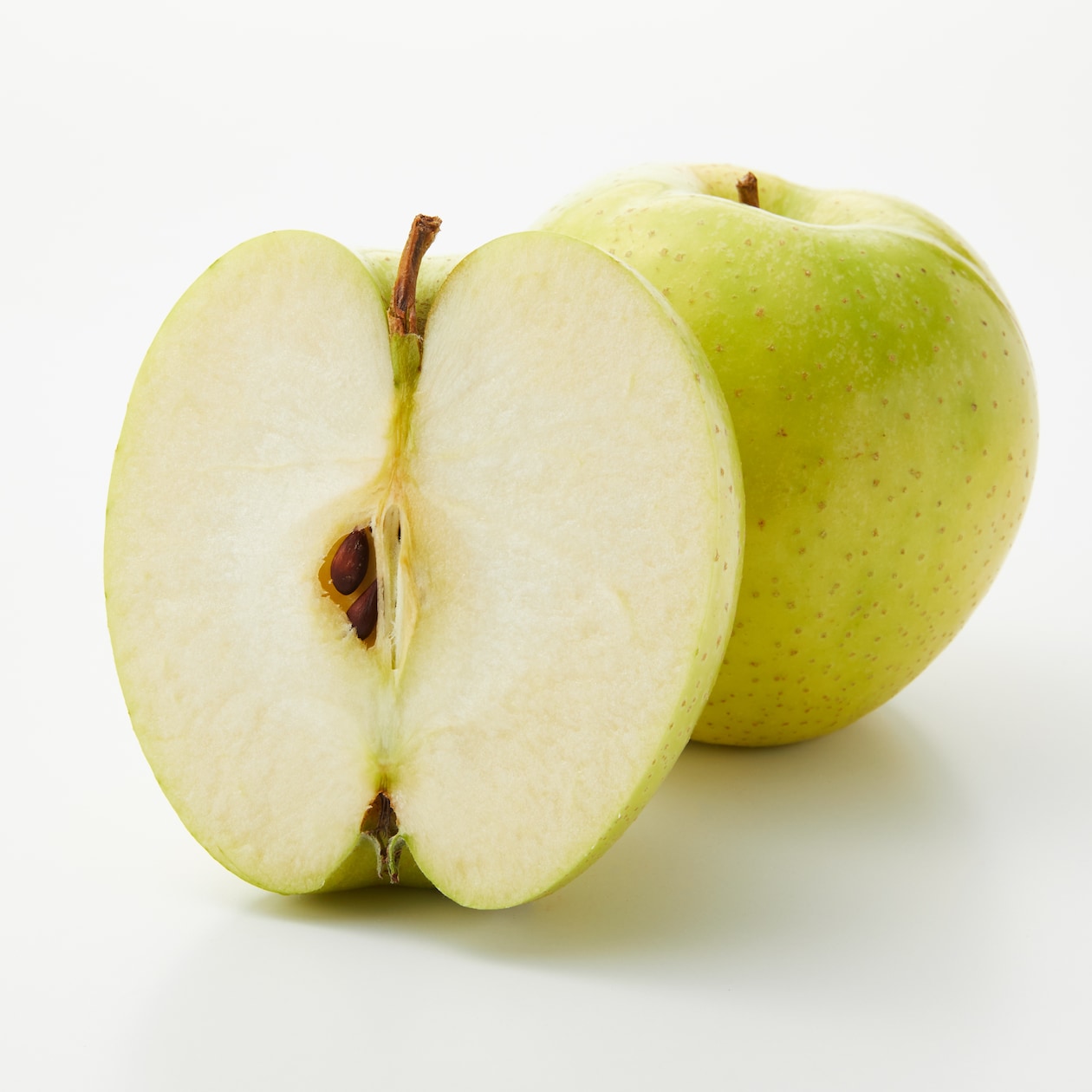 秋田県産　さとう果樹園のりんご「王林」　家庭用・約５ｋｇ（サイズおまかせ）