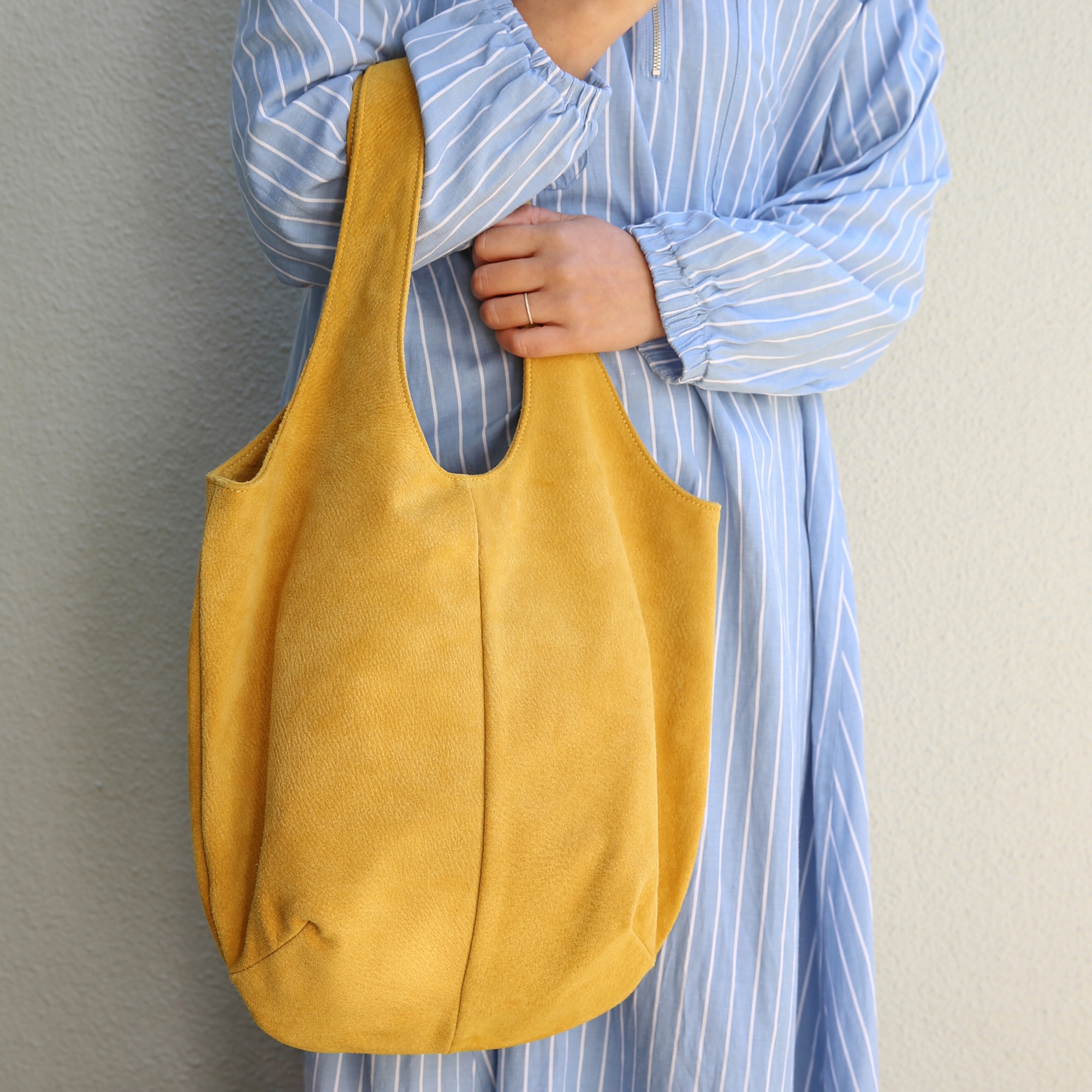 革屋が作った、洗えるドロップトートバッグ・マスタード