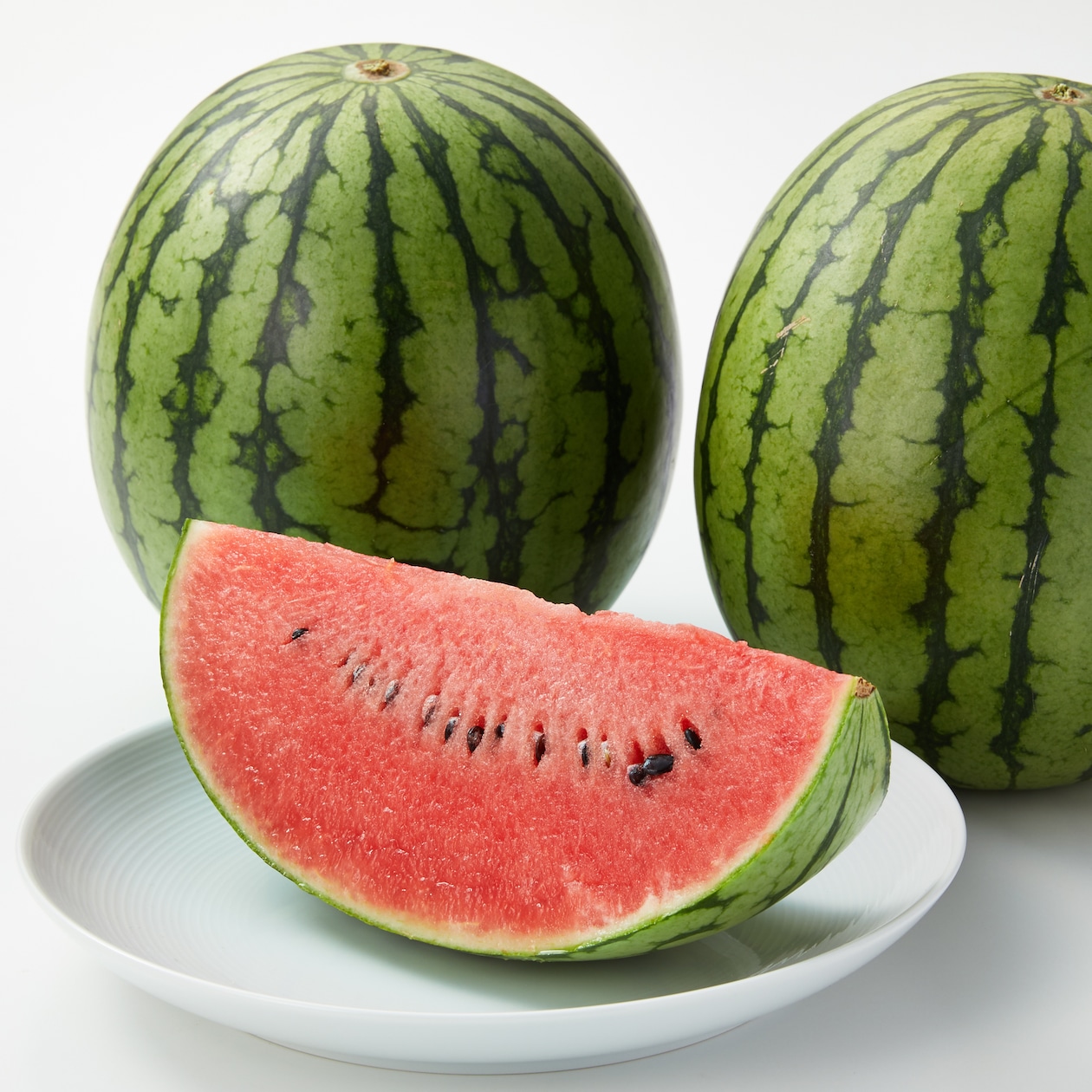 新潟県産　荒井ファームの「八色産スイカ」小玉 （約２.８ｋｇ）×３個