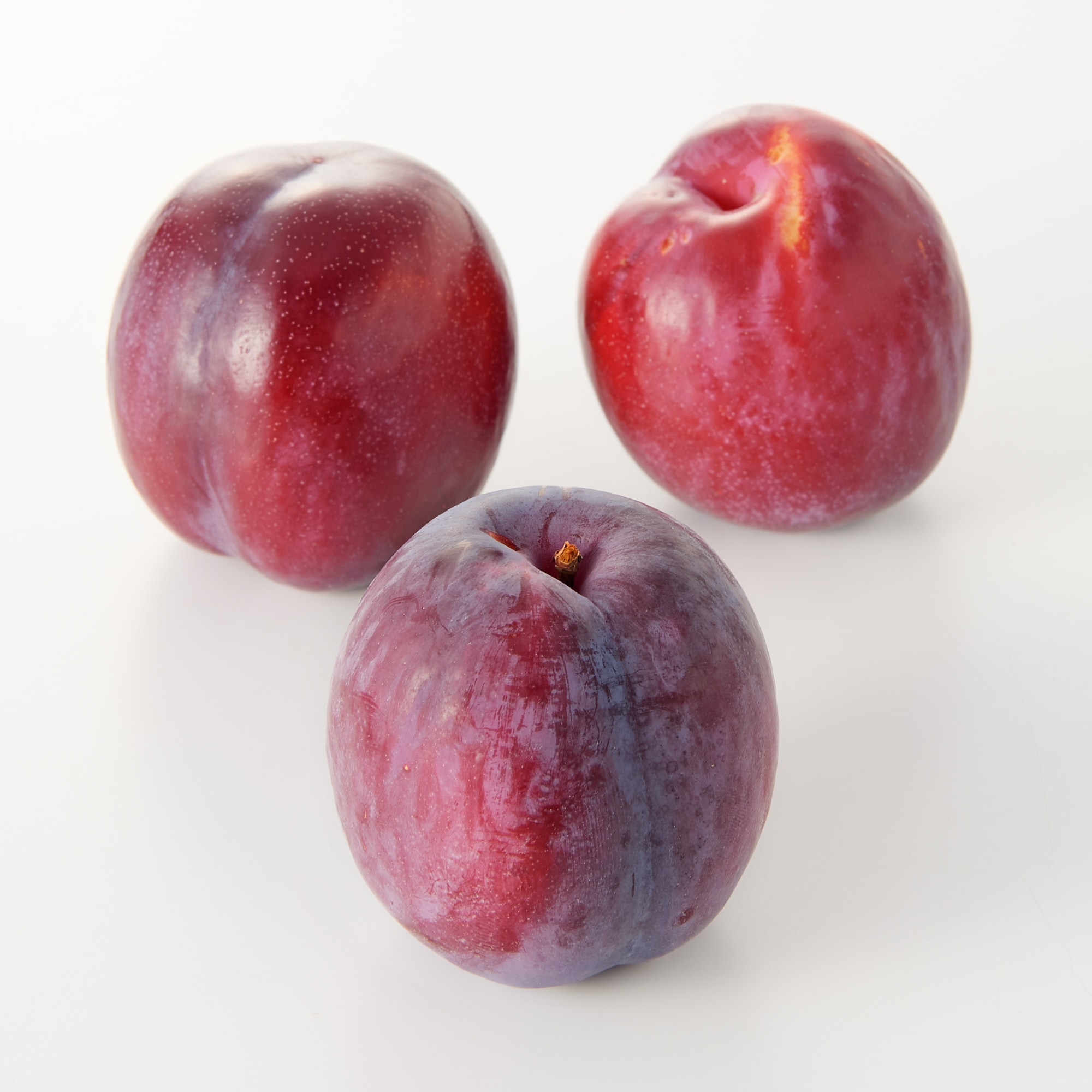 山梨県産　菊島西洋堂　東支店の完熟すもも　約７００ｇ