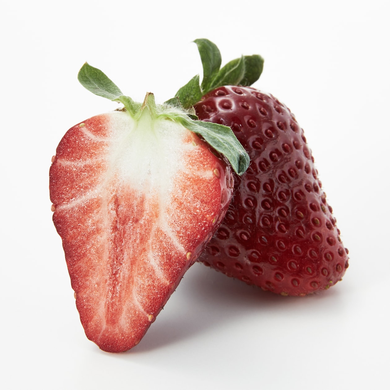 千葉県産　相葉苺園の黒いちご「真紅の美鈴」約５００ｇ