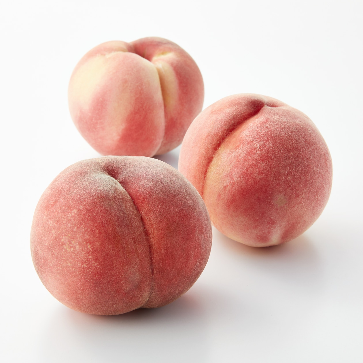 福島県産　ＡＢＥ　Ｆｒｕｉｔの桃　「まどか」　約２ｋｇ（６～８玉）