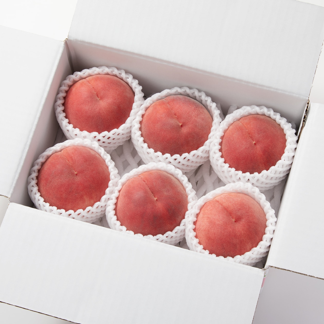 福島県産　鈴木農園の完熟桃　「品種おまかせ」　約２ｋｇ（大玉5～６個）