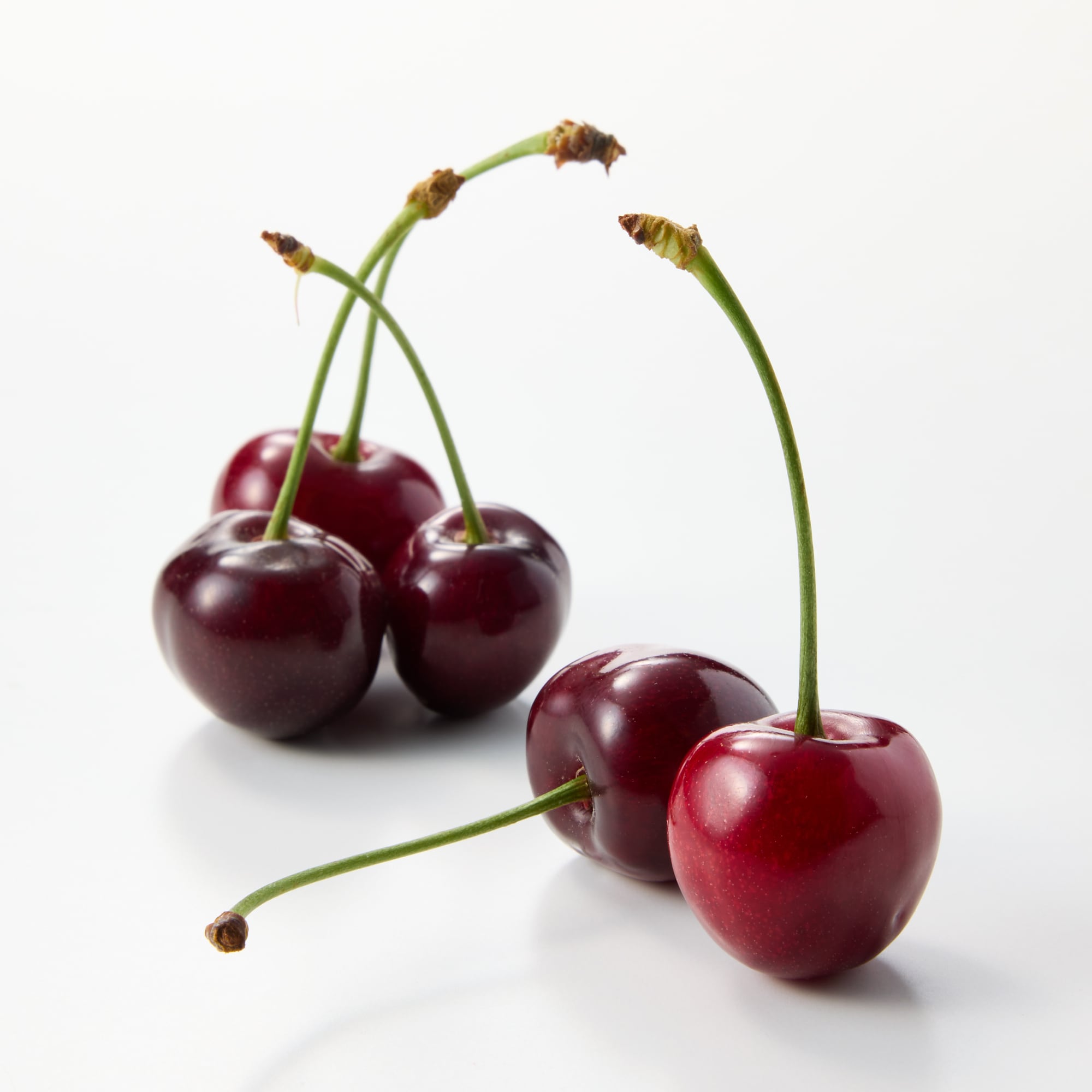 福島県産　大友農園の「さくらんぼ（早生種）」　家庭用（M～２Lサイズ混合）　７００ｇ