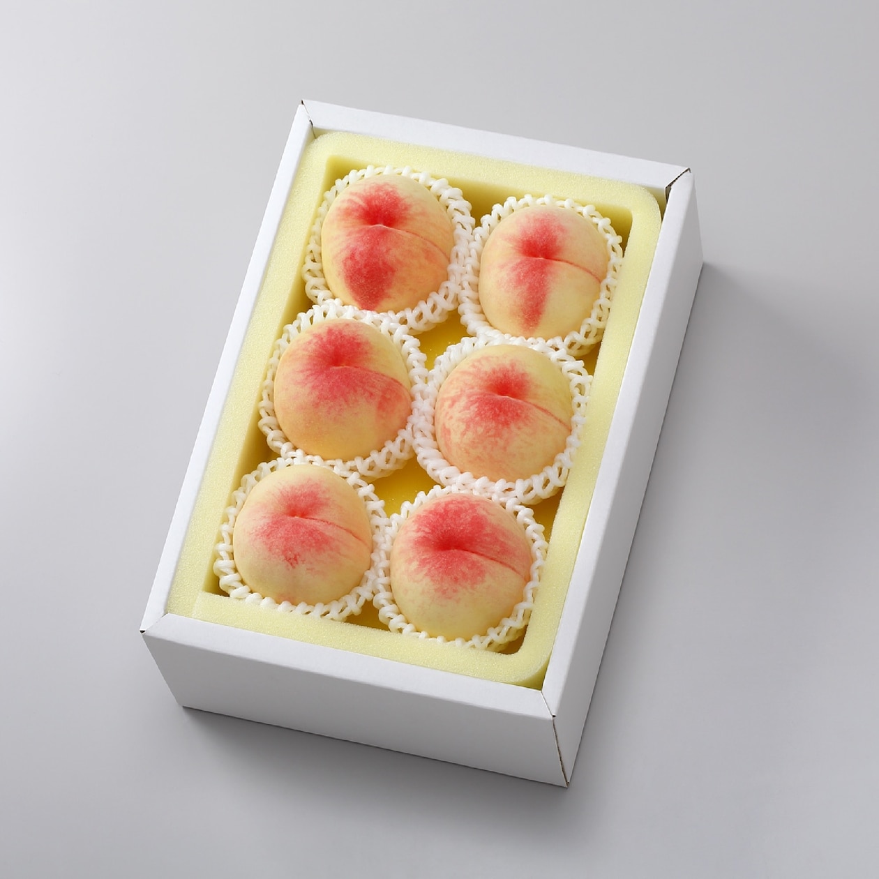 岡山県　総社もも生産組合の桃（品種おまかせ）　約１．３ｋｇ（５～６玉）