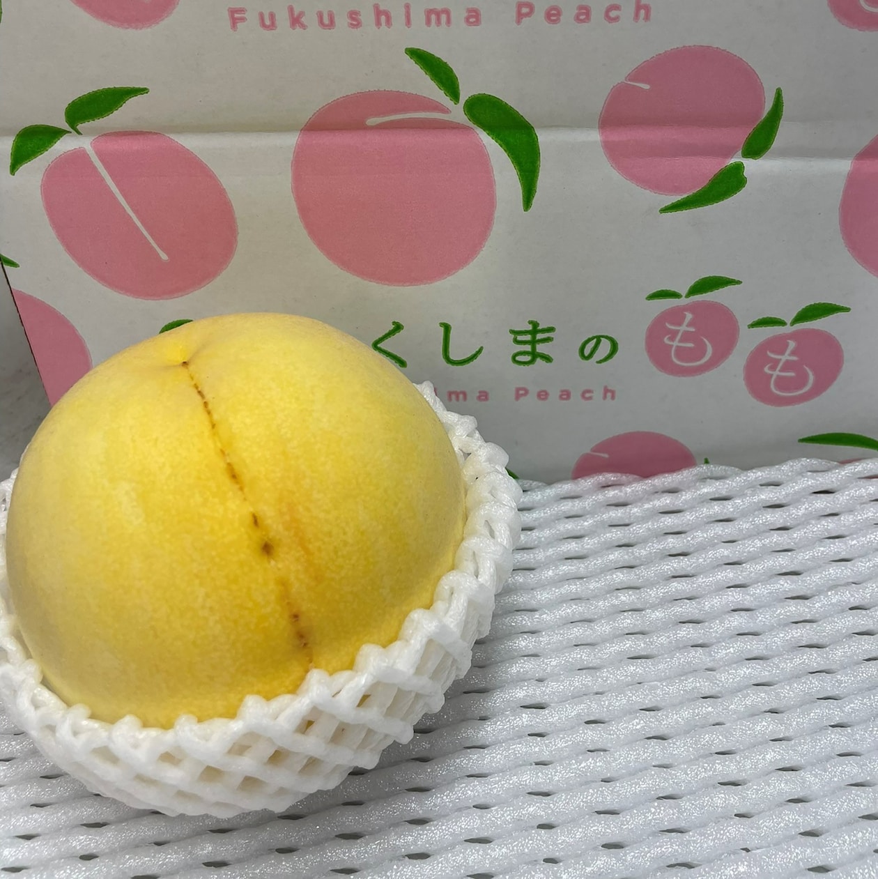 福島県産　宍戸果樹園の桃「黄ららのきわみ」　約２ｋｇ