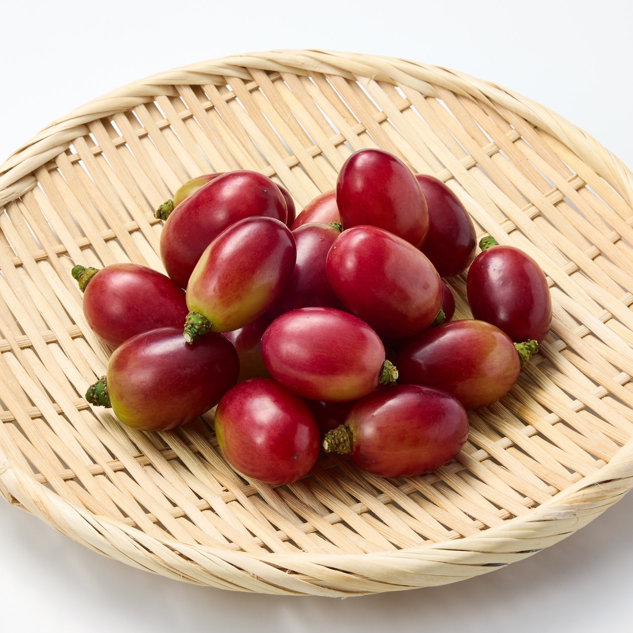 島根県邑南町産　フルーツファームふくふくのぶどう「神紅」(しんく)粒売り約300ｇ