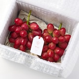 島根県邑南町産　フルーツファームふくふくのぶどう「神紅」（しんく）2房（約１ｋｇ）