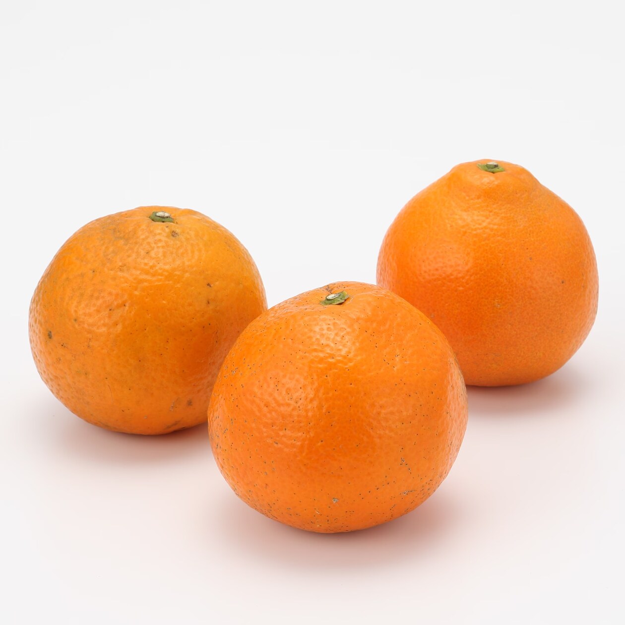 愛媛県産　無茶々園の「いよかん」 サイズ混合・約３ｋｇ