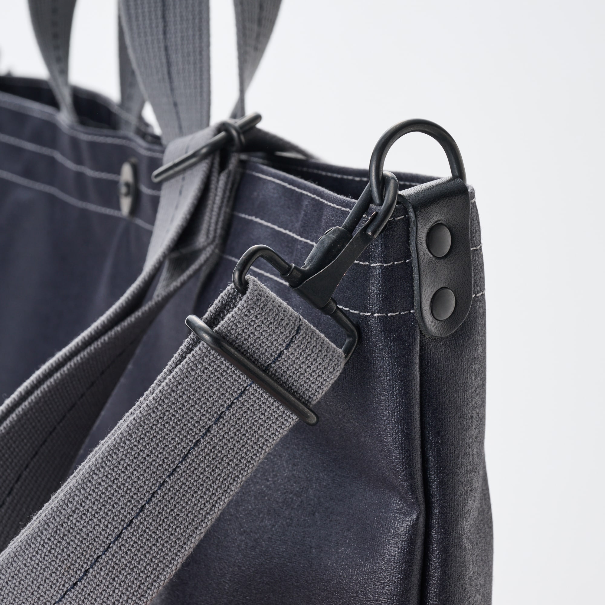 横濱帆布鞄　Ａ　ネイビー（森野艦船帆布）