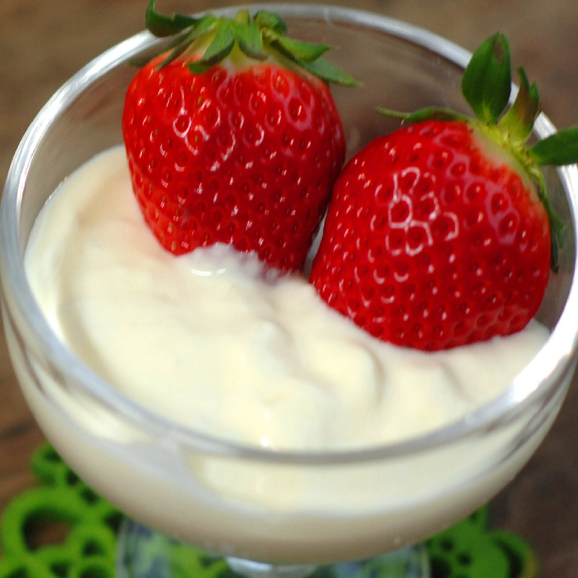 岡山県　雪本ふぁーむの完全土耕栽培いちごと建部ヨーグルトの詰め合わせ