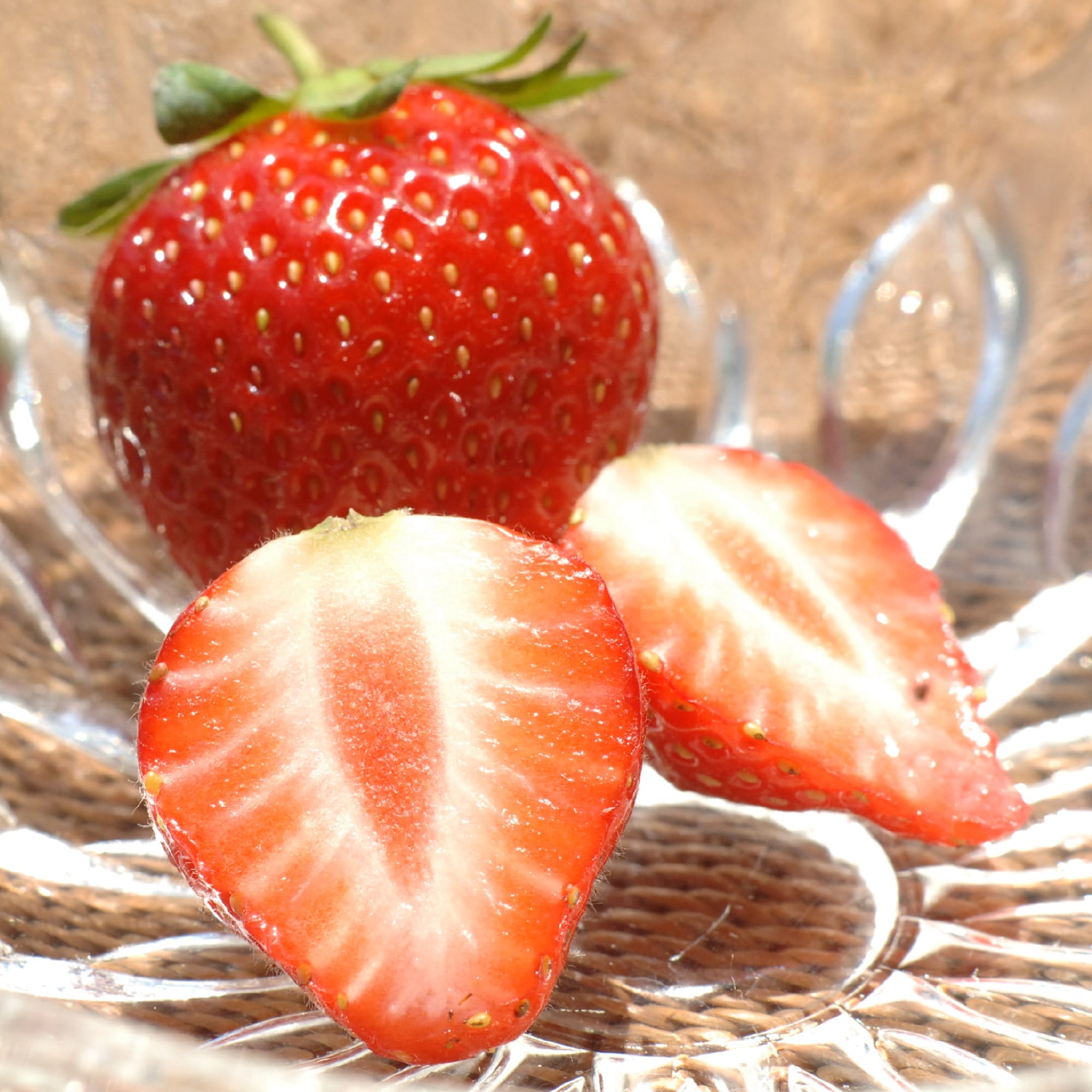 岡山県　雪本ふぁーむのいちご「やよいひめ」２Ｌ～３Ｌ（１２～１５粒）【ギフトにおすすめ】