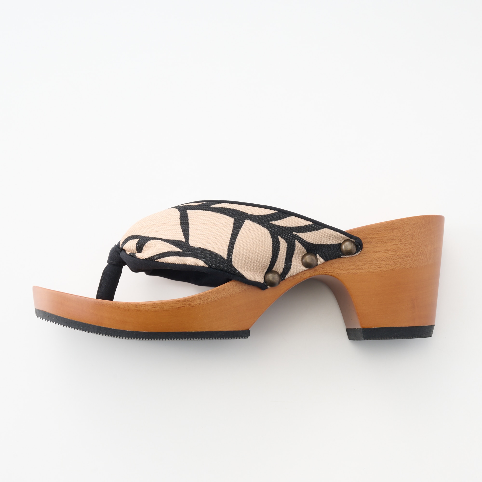 ｍｉｚｕｔｏｒｉの下駄「リーフ・ベージュ×黒」Ｌ（２４～２４．５ｃｍ）