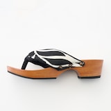 ｍｉｚｕｔｏｒｉの下駄「リーフ・ブラック×白」　Ｌ（２４～２４．５ｃｍ）