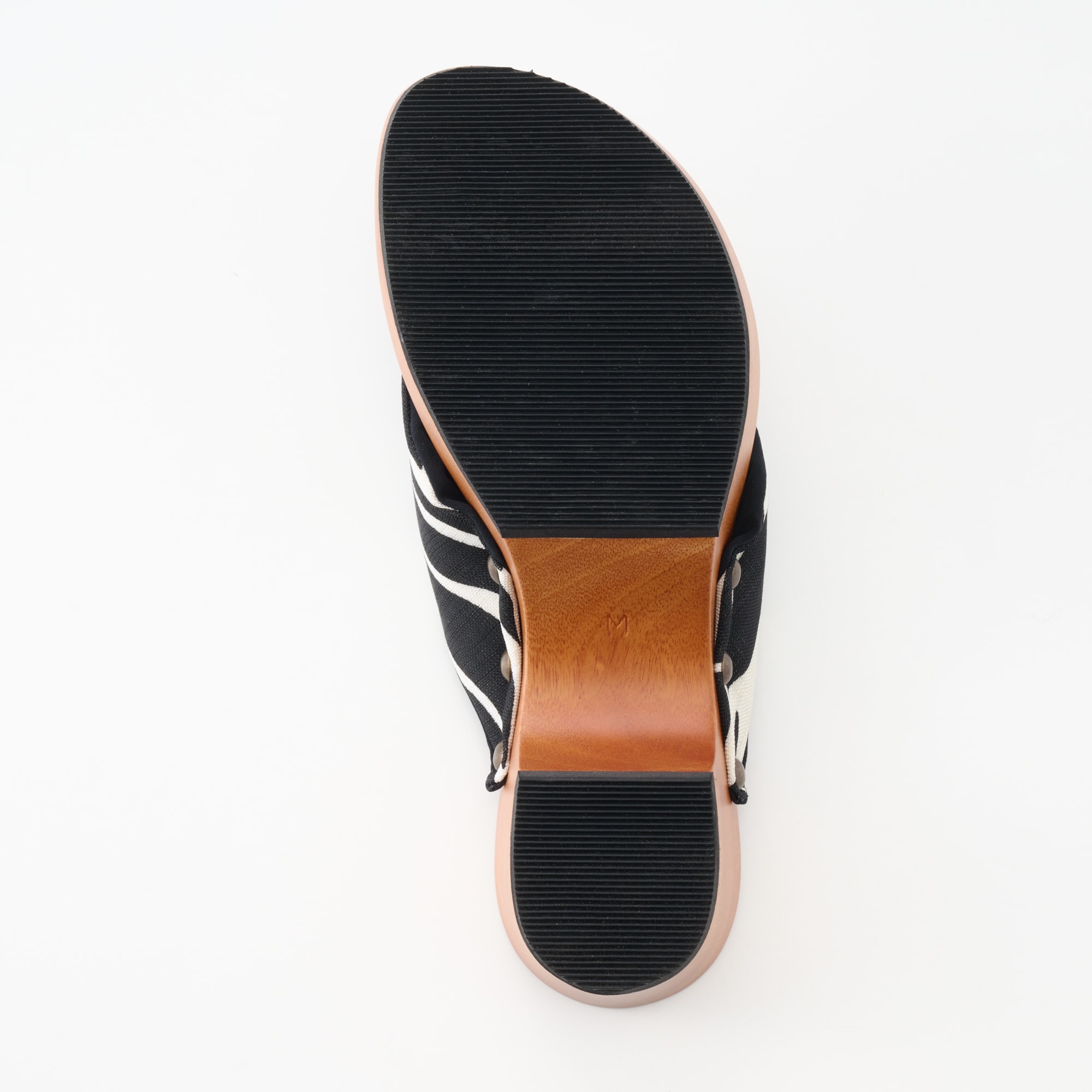 ｍｉｚｕｔｏｒｉの下駄「リーフ・ブラック×白」　Ｌ（２４～２４．５ｃｍ）