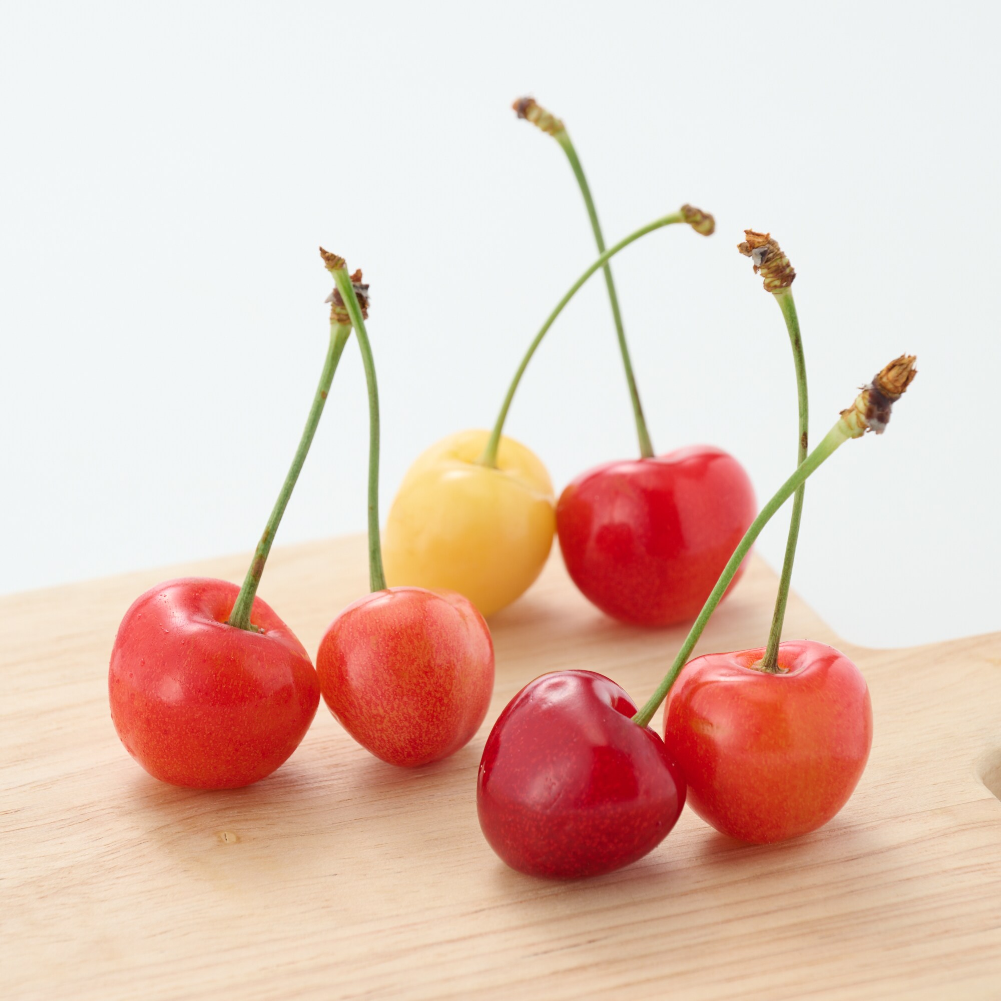 山形県産 百姓ワタナベのさくらんぼ「６種詰め」 約５００ｇ