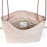 革屋が作った、「洗える革のサコッシュ」ピンクベージュ