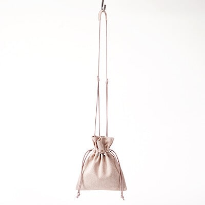 革屋が作った、「洗える革のサコッシュ」ピンクベージュ