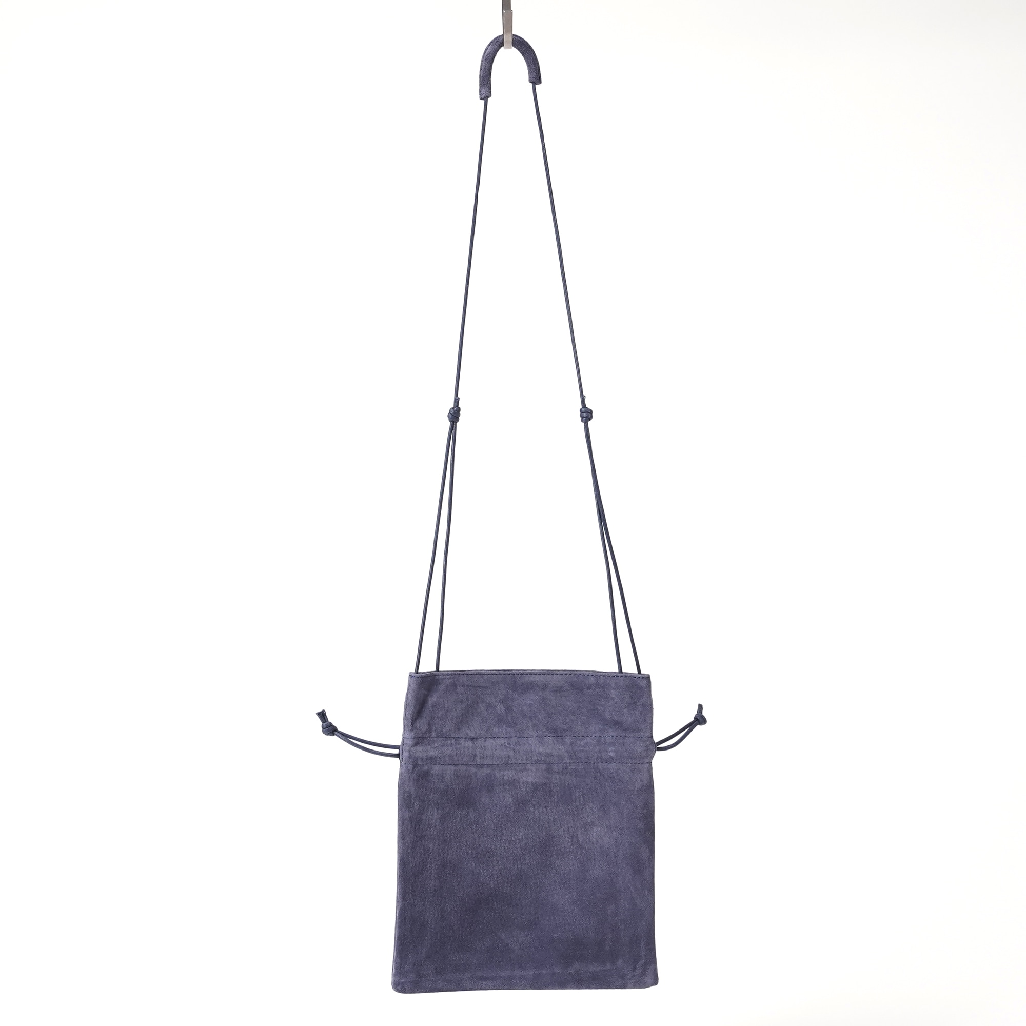 革屋が作った、「洗える革のサコッシュ」ネイビー