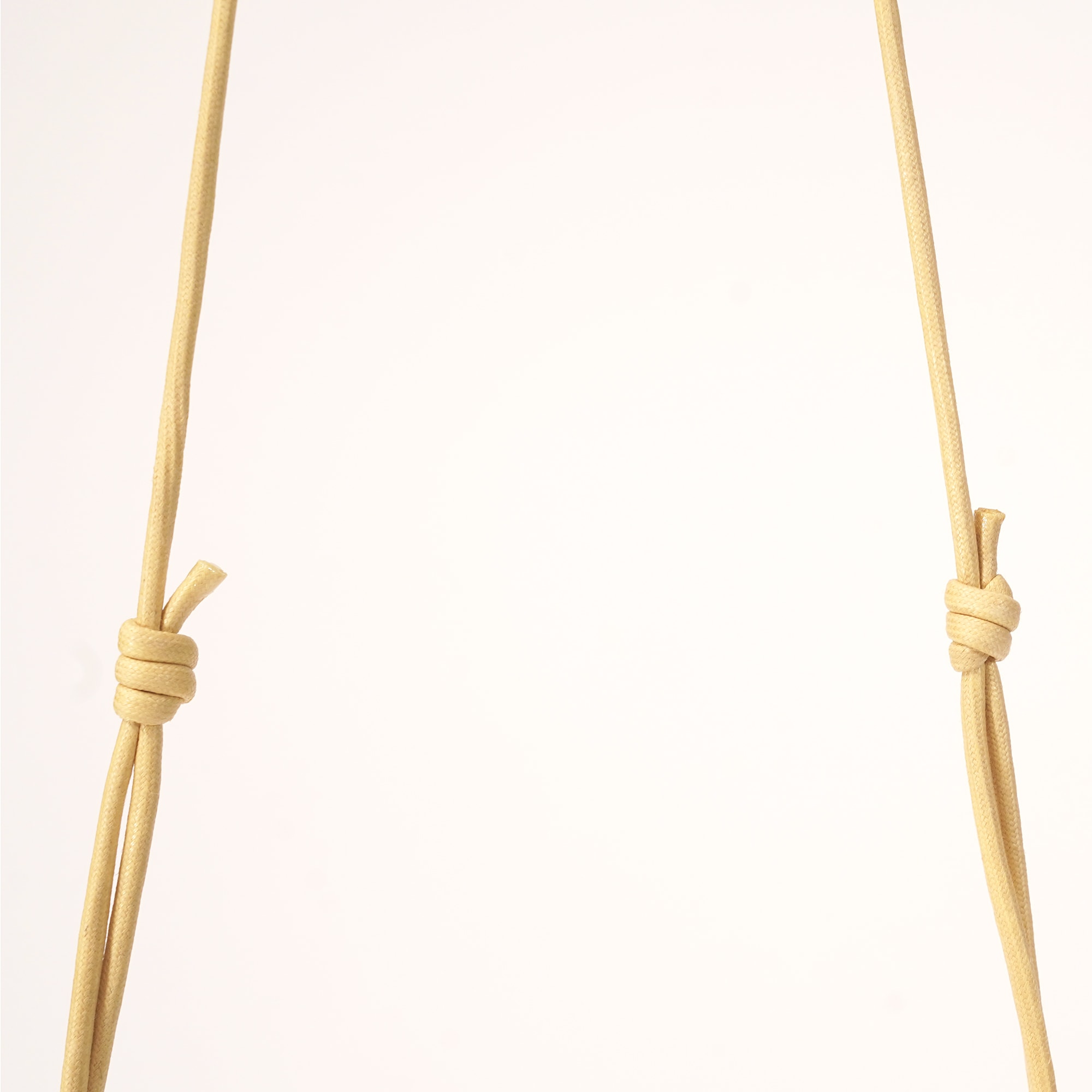 革屋が作った、「洗える革のサコッシュ」マスタード